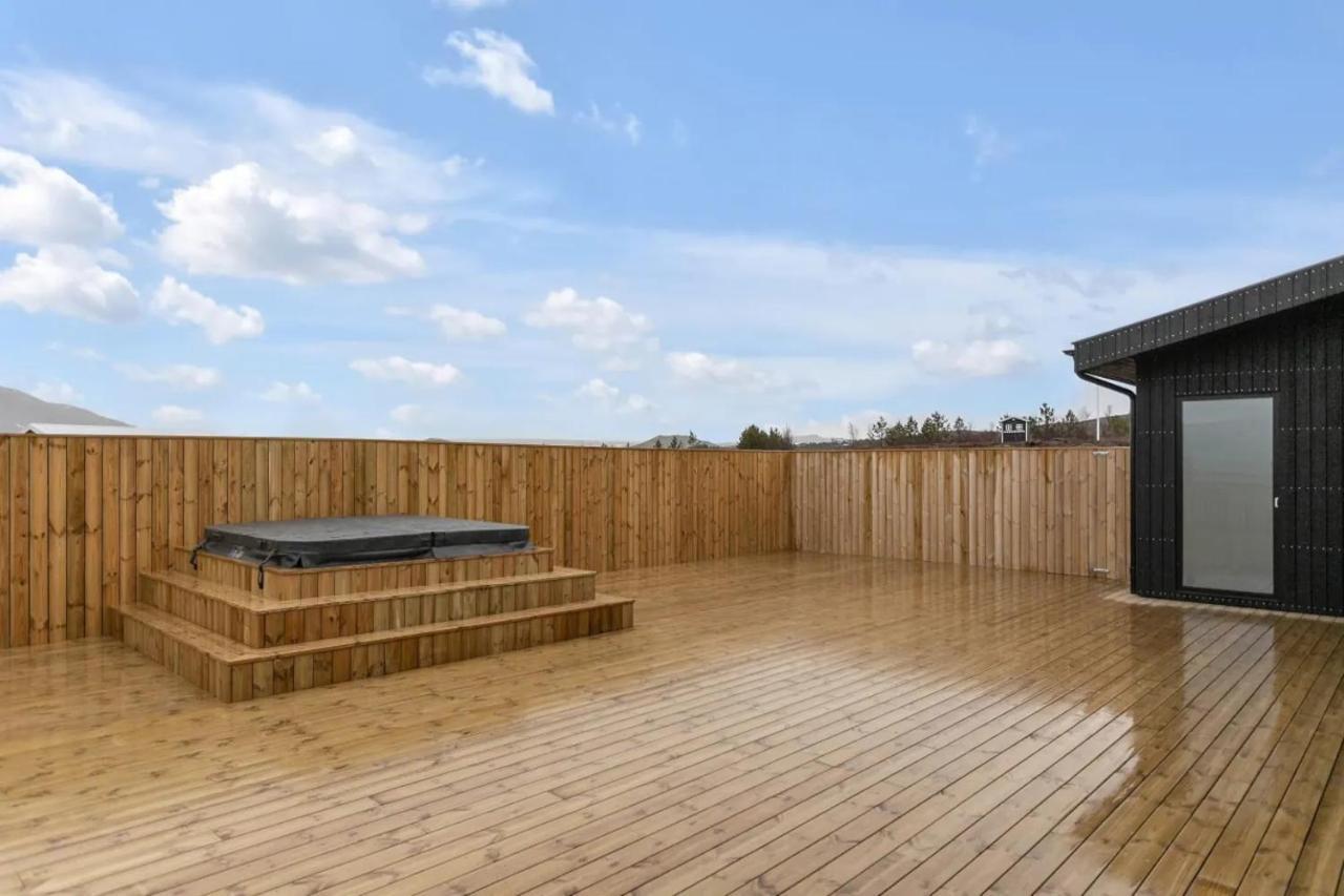 Luxury Log Home With A Hot Tub เซลฟอส ภายนอก รูปภาพ