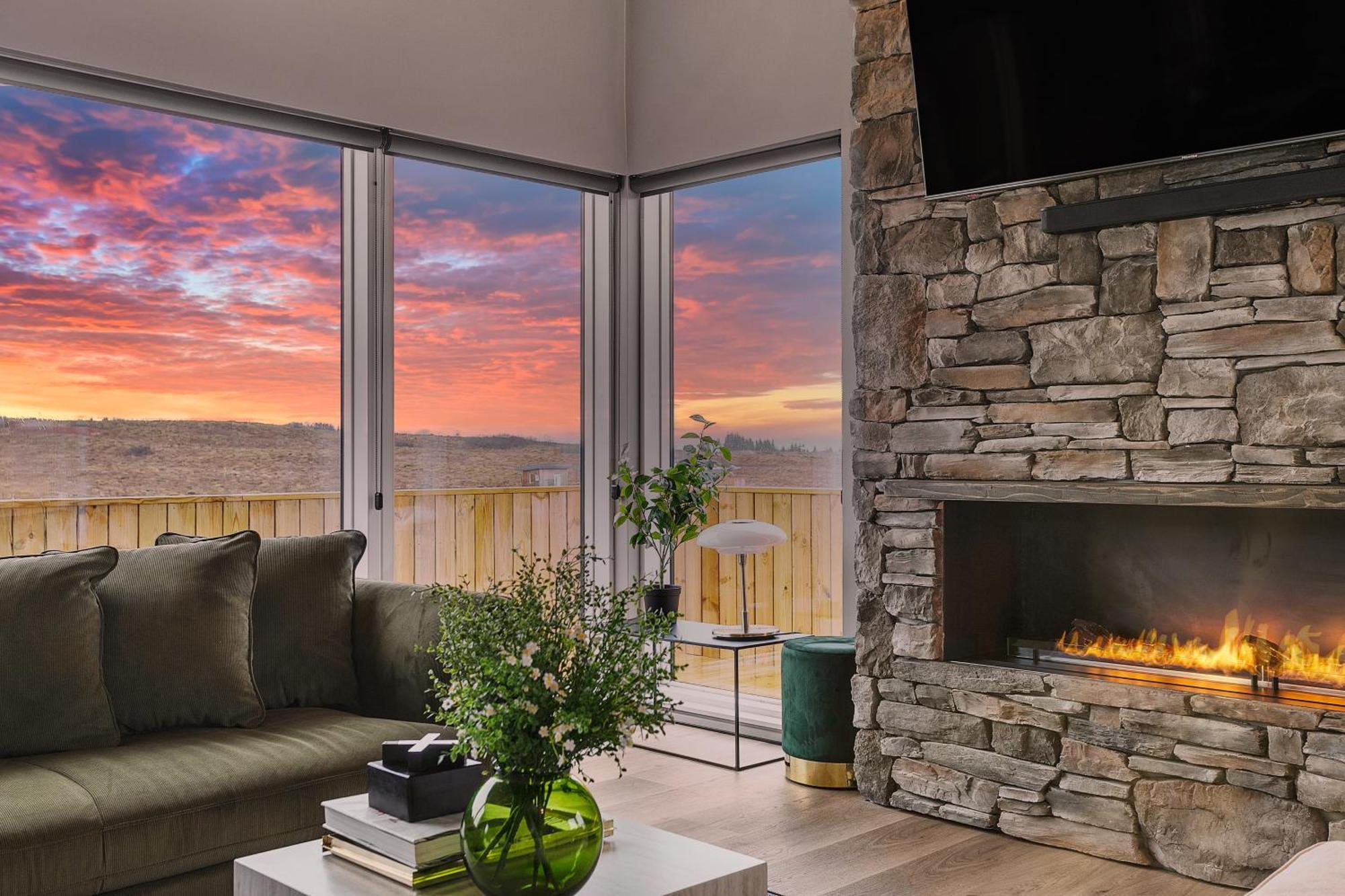 Luxury Log Home With A Hot Tub เซลฟอส ภายนอก รูปภาพ